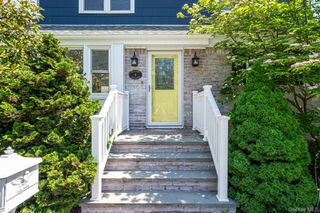6 Lake Avenue, Merrick, NY 11566