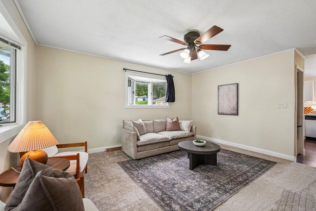 1633 Aldoro DRIVE, Waukesha, WI 53188