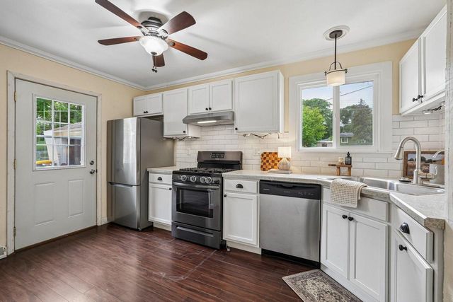 1633 Aldoro DRIVE, Waukesha, WI 53188