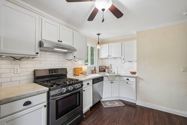 1633 Aldoro DRIVE, Waukesha, WI 53188