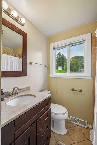 1633 Aldoro DRIVE, Waukesha, WI 53188