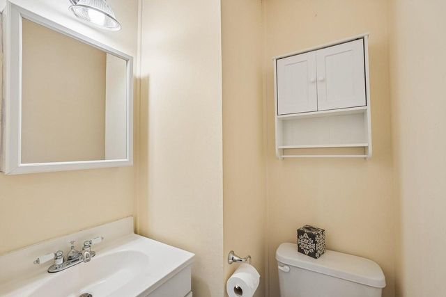1633 Aldoro DRIVE, Waukesha, WI 53188