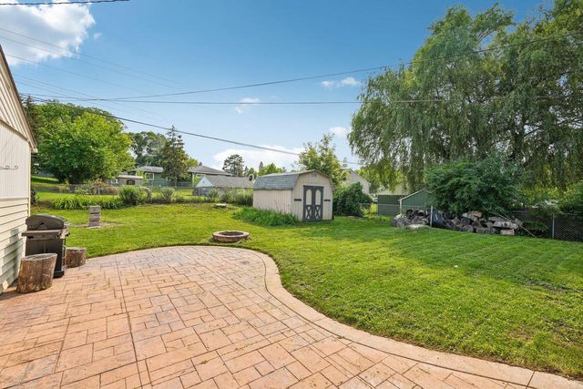 1633 Aldoro DRIVE, Waukesha, WI 53188