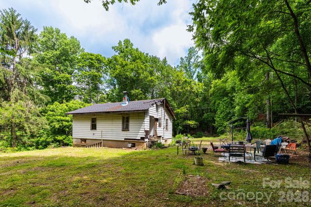 191 Walkertown Road, Black Mountain, NC 28711