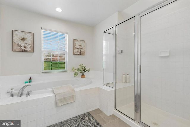 135 EQUESTRIAN CT, Perkasie, PA 18944