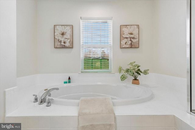 135 EQUESTRIAN CT, Perkasie, PA 18944