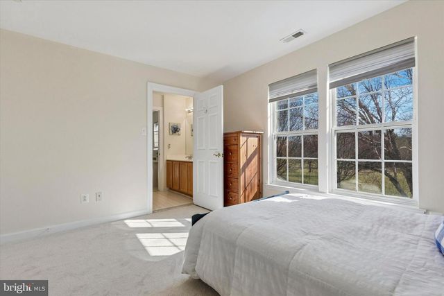 135 EQUESTRIAN CT, Perkasie, PA 18944