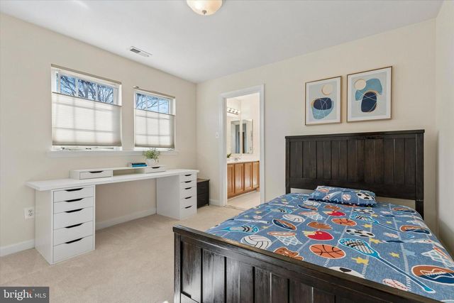 135 EQUESTRIAN CT, Perkasie, PA 18944