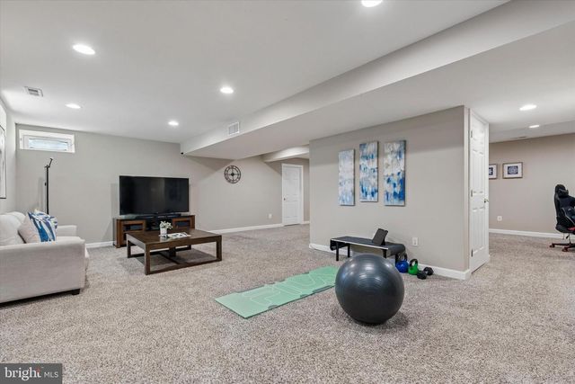 135 EQUESTRIAN CT, Perkasie, PA 18944