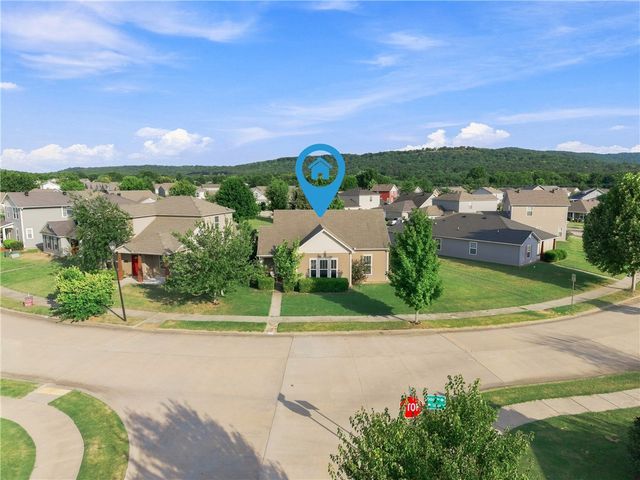 1140 S Oxbow Way, Fayetteville, AR 72704