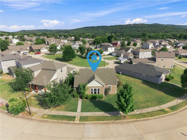 1140 S Oxbow Way, Fayetteville, AR 72704