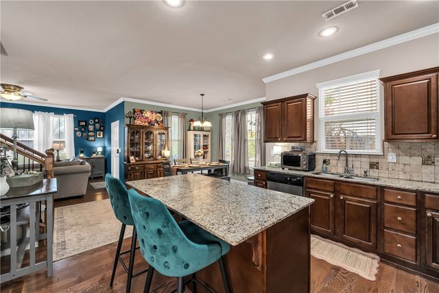 1140 S Oxbow Way, Fayetteville, AR 72704