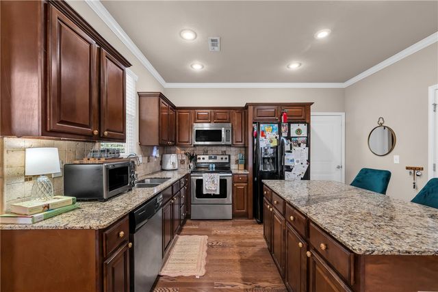 1140 S Oxbow Way, Fayetteville, AR 72704