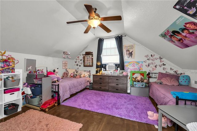 1140 S Oxbow Way, Fayetteville, AR 72704