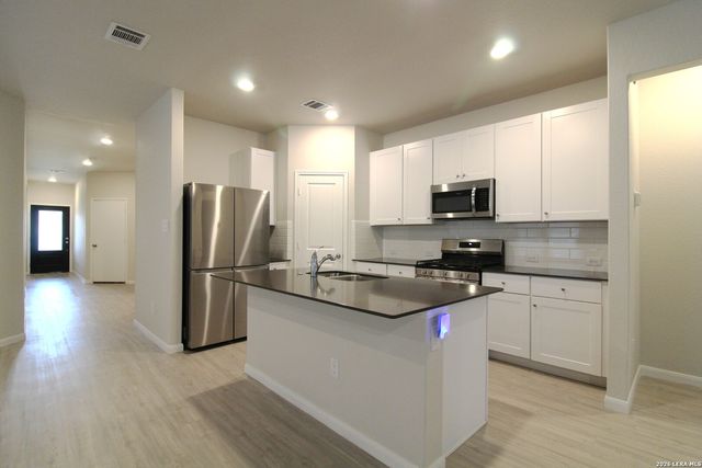 31948 NATIVE SUN RD, Bulverde, TX 78163