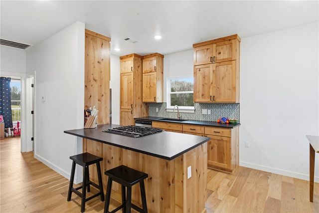 13614 Greasy Valley Road, Prairie Grove, AR 72753