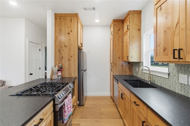 13614 Greasy Valley Road, Prairie Grove, AR 72753