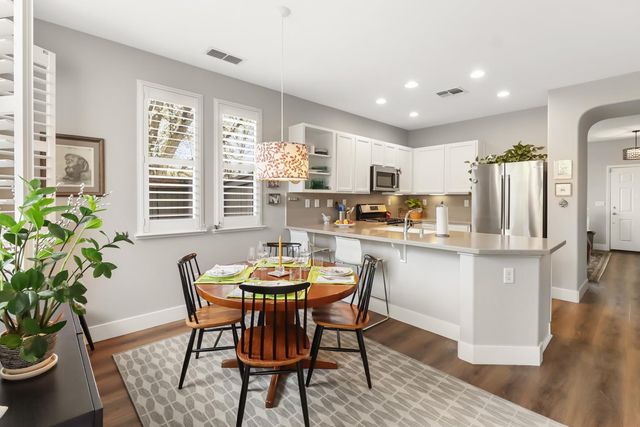 220 N Mill Valley Cir, Sacramento, CA 95835