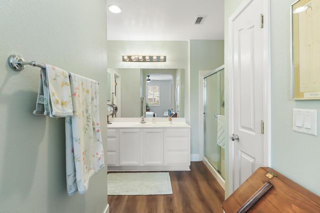 220 N Mill Valley Cir, Sacramento, CA 95835