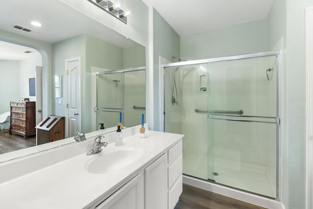 220 N Mill Valley Cir, Sacramento, CA 95835