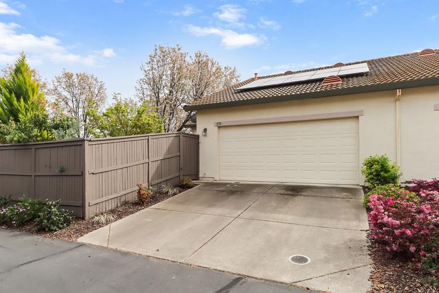 220 N Mill Valley Cir, Sacramento, CA 95835