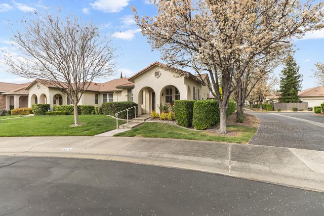 220 N Mill Valley Cir, Sacramento, CA 95835