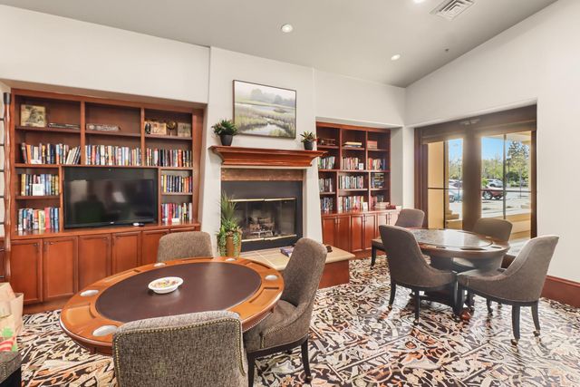 220 N Mill Valley Cir, Sacramento, CA 95835