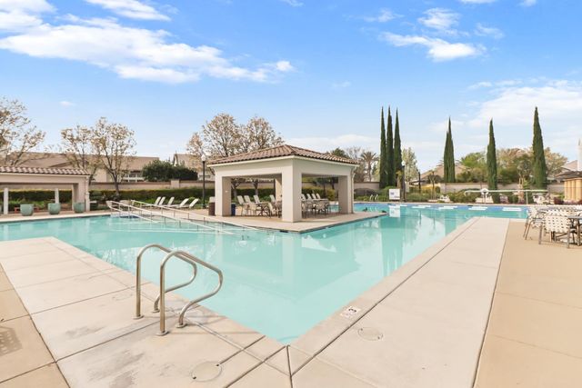 220 N Mill Valley Cir, Sacramento, CA 95835