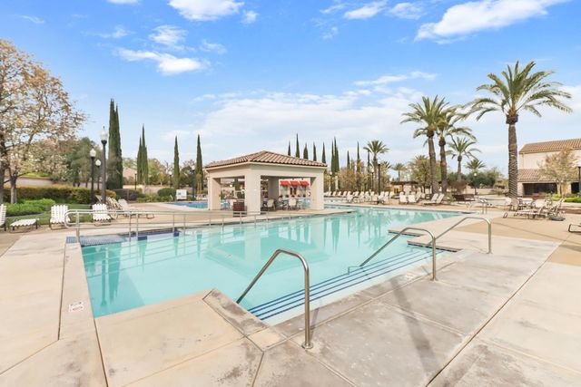 220 N Mill Valley Cir, Sacramento, CA 95835