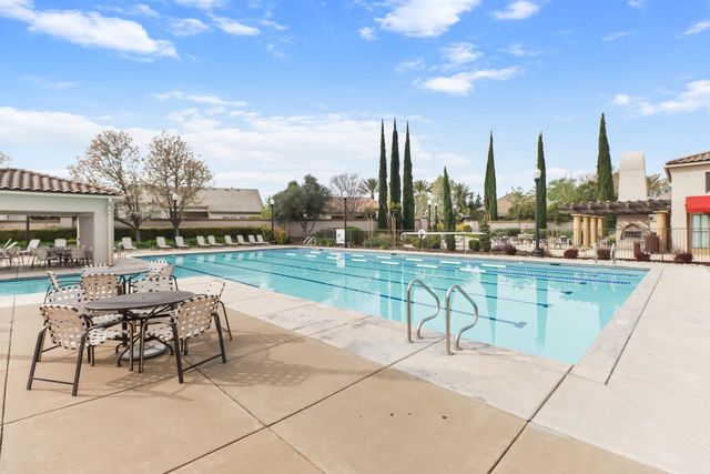 220 N Mill Valley Cir, Sacramento, CA 95835