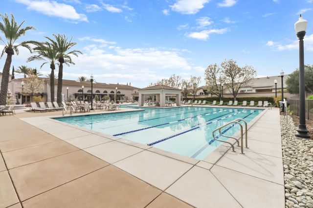 220 N Mill Valley Cir, Sacramento, CA 95835