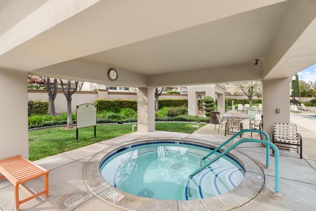 220 N Mill Valley Cir, Sacramento, CA 95835