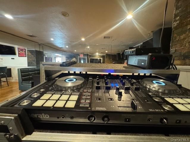 194-01 Linden Blvd, Saint Albans, NY 11412