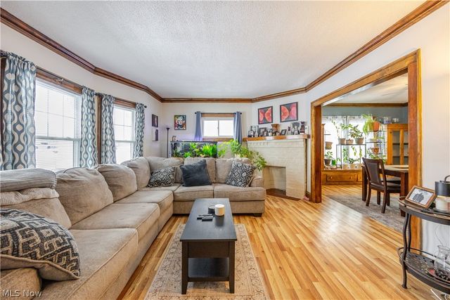 1368 Marlowe Avenue, Lakewood, OH 44107