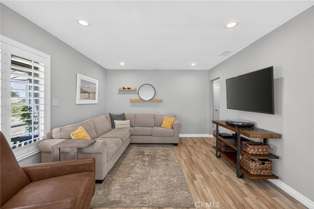 5722 Waring Road, San Diego, CA 92120