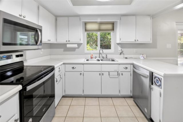 1915 NW 42ND PLACE, Gainesville, FL 32605