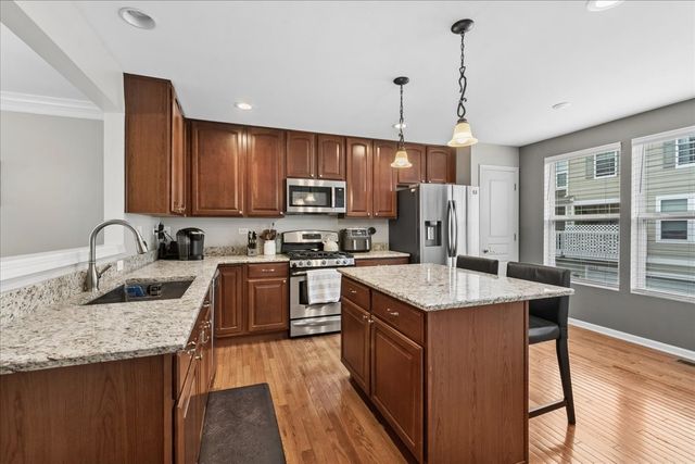 2459 Anna Way, Elgin, IL 60124