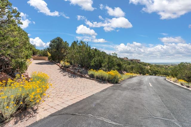 1420 Canada del Sur, Santa Fe, NM 87501