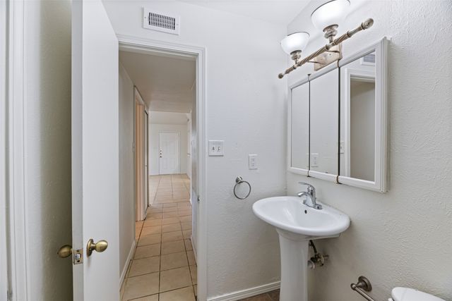 447 Vincent Street, Cedar Hill, TX 75104