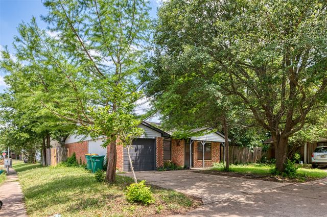447 Vincent Street, Cedar Hill, TX 75104