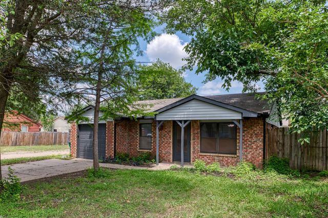 447 Vincent Street, Cedar Hill, TX 75104