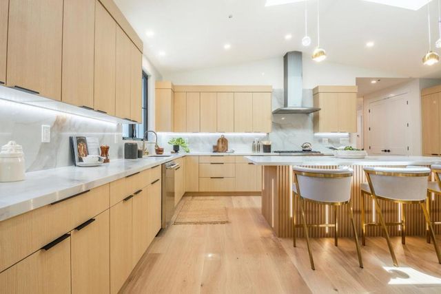 1633 Elm Street, San Carlos, CA 94070
