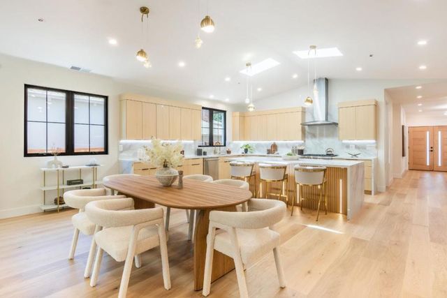 1633 Elm Street, San Carlos, CA 94070
