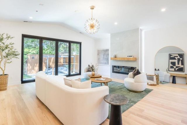 1633 Elm Street, San Carlos, CA 94070