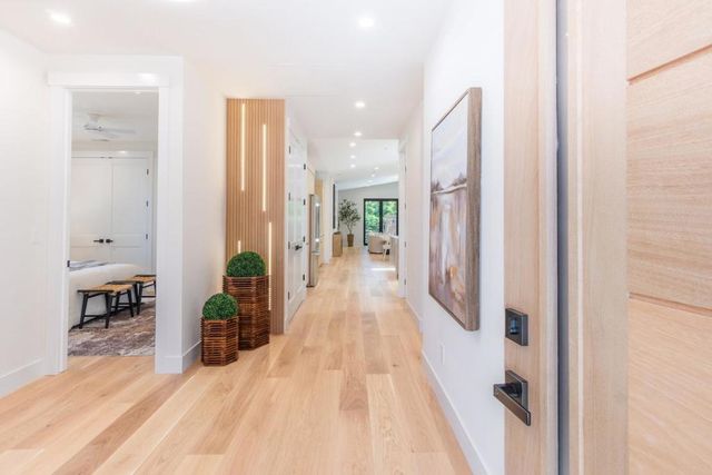 1633 Elm Street, San Carlos, CA 94070