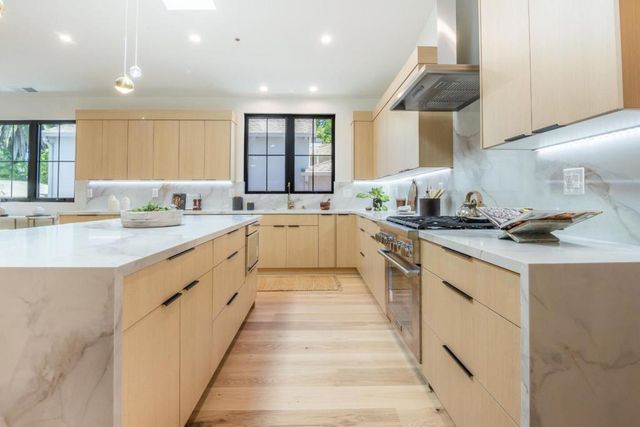 1633 Elm Street, San Carlos, CA 94070
