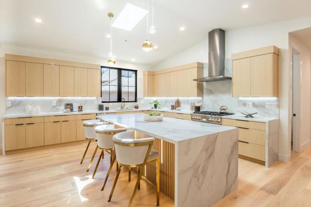 1633 Elm Street, San Carlos, CA 94070