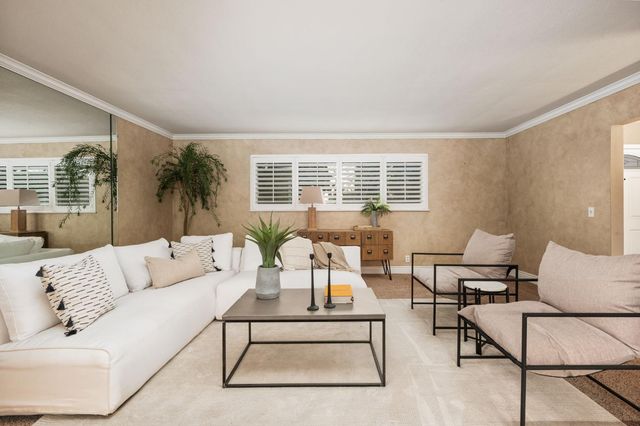 5662 N Thorne Avenue, Fresno, CA 93711