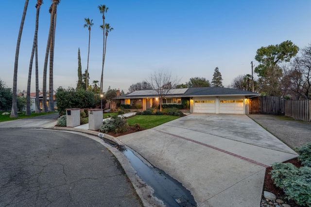 5662 N Thorne Avenue, Fresno, CA 93711