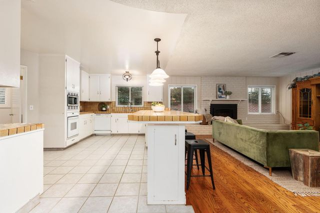 5662 N Thorne Avenue, Fresno, CA 93711